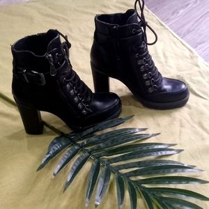 Guess heeled black boots!